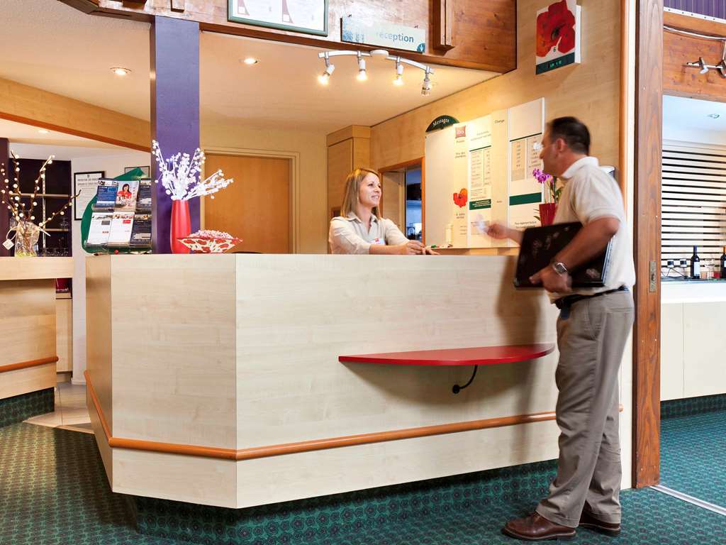 ホテル Ibis プロヴァン エクステリア 写真